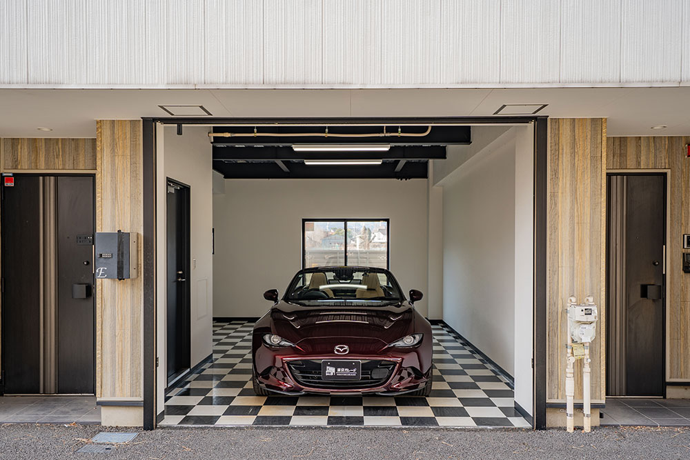 ワイドな車種も安心な開口幅2.99m