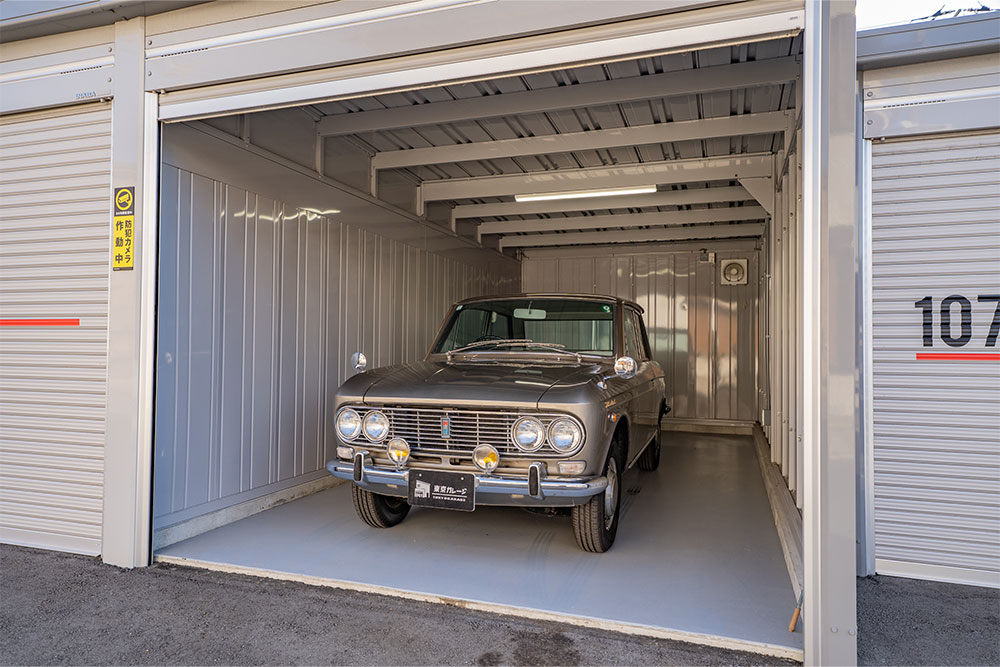 ガレージに駐車した銭ブル