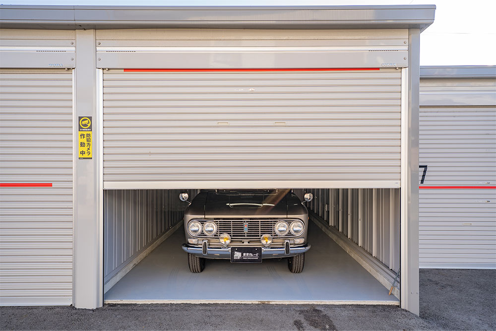 ガレージに駐車した銭ブル