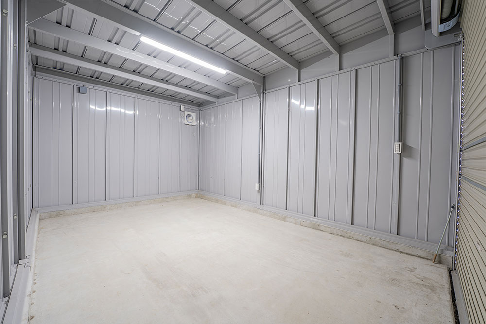 GR-101のガレージ内観