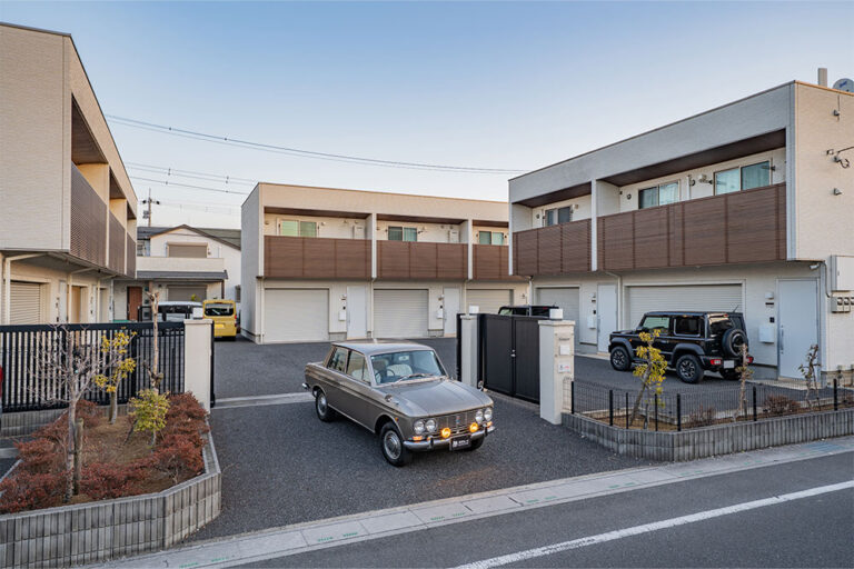 閑静な街区にゲートで隔たれた3棟8戸｜越谷レイクタウン駅 歩9分