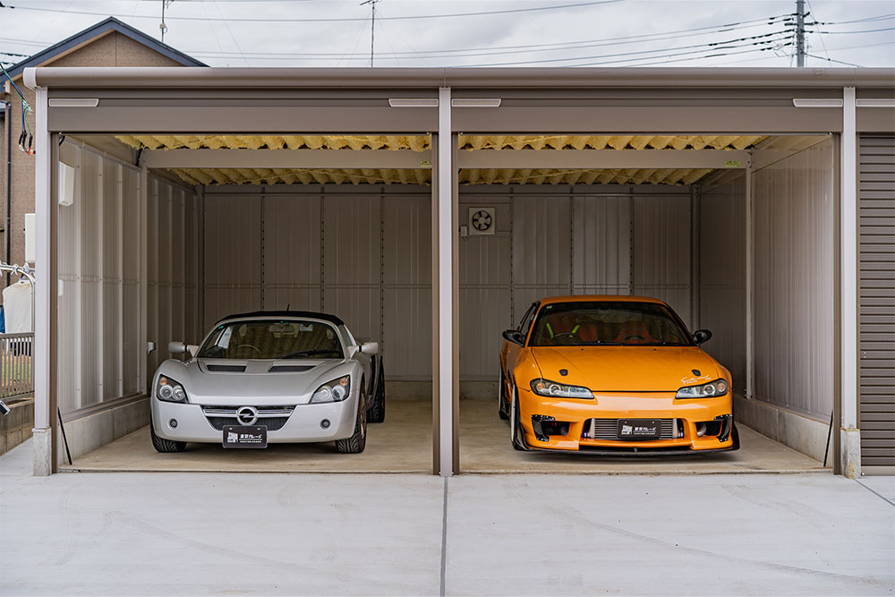 ガレージに駐車したS15シルビア&オペル_スピードスター