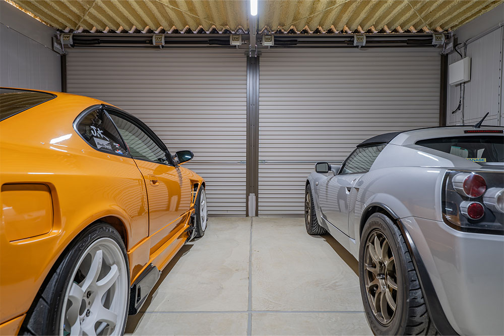 ガレージに駐車したS15シルビア&オペル_スピードスター