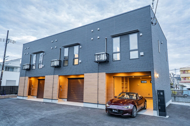 首都高至近、居住性重視な1LDK＆奥行6.5mガレージ｜浦和南IC 400m