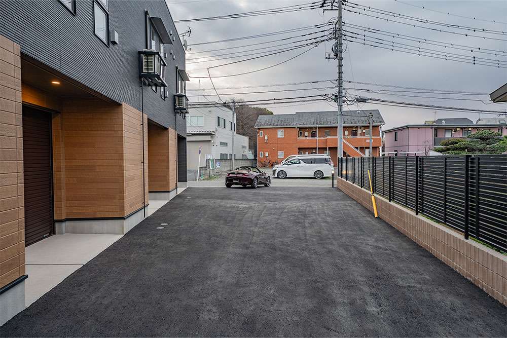 ガレージ前の空地