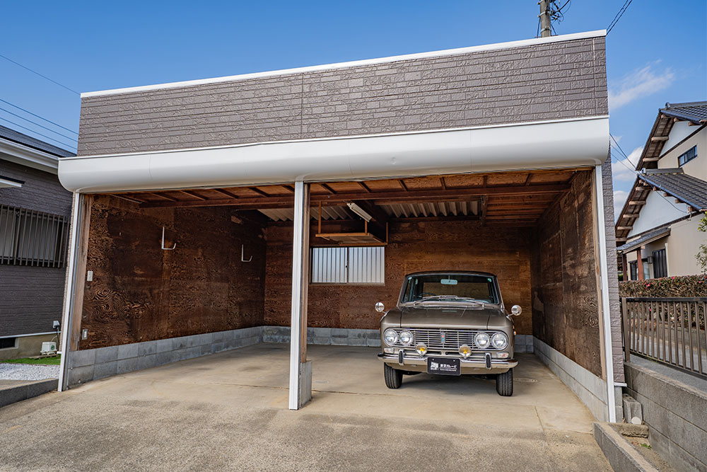 ガレージに駐車した銭ブル