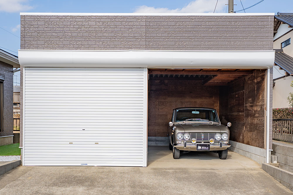 ガレージに駐車した銭ブル