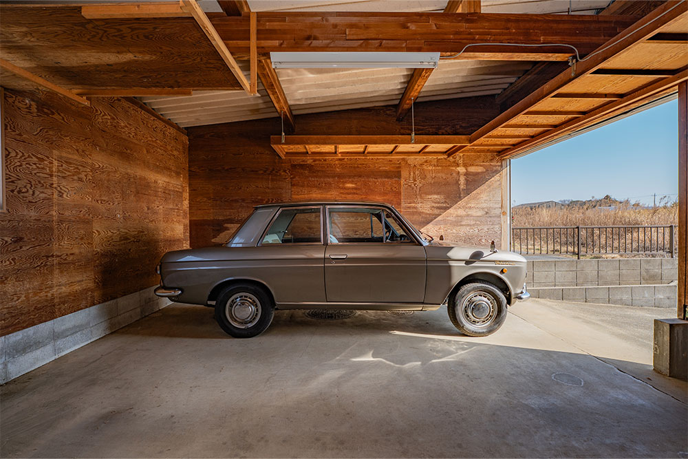 ガレージに駐車した銭ブル