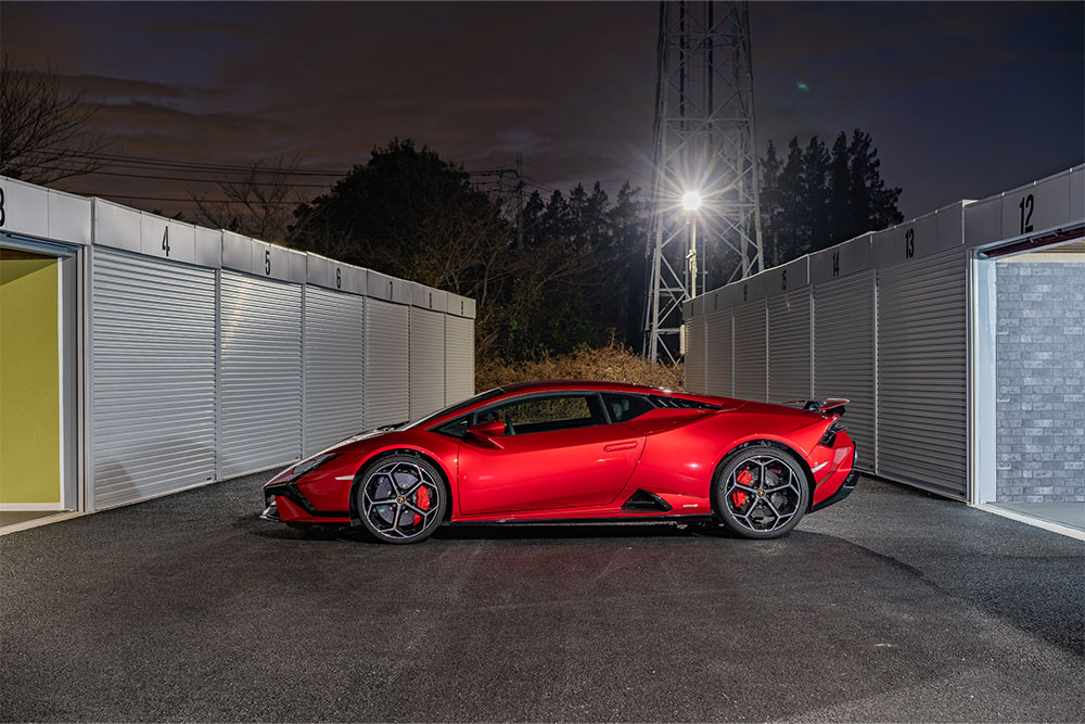 Huracán Tecnicaのサイドビュー