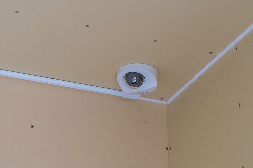 ガレージ内防犯カメラ
