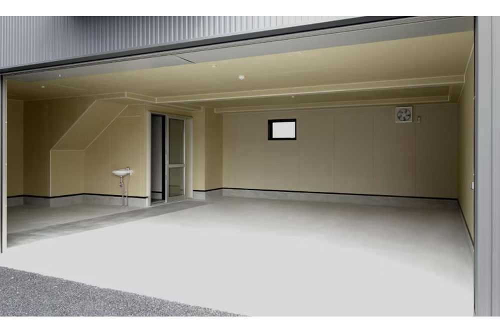 C-05のガレージ内観