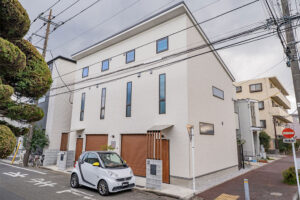 小上がりとミニキッチン、暮らしに溶け込むガレージ｜西川口駅 歩13分