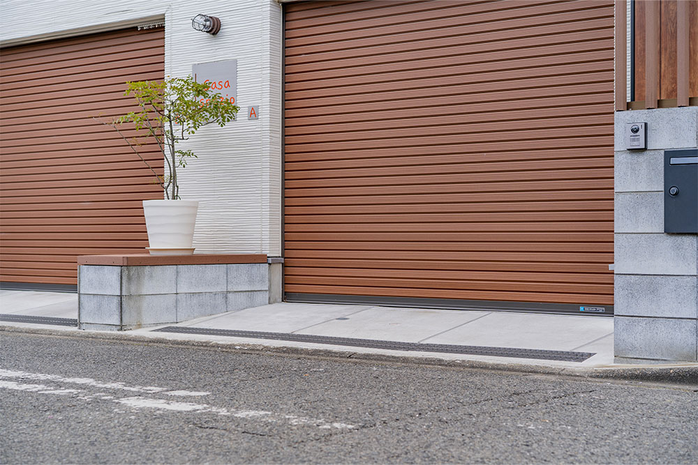 ガレージ入口の傾斜