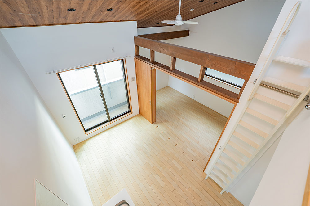 ロフトから見たLDK