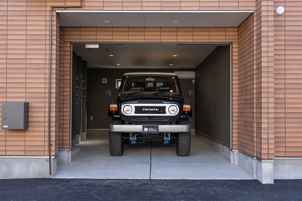 開口幅3.01mの1台ガレージ（101号室）