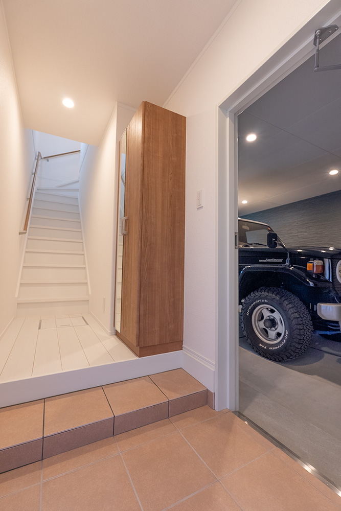 2階居室へと繋がる階段