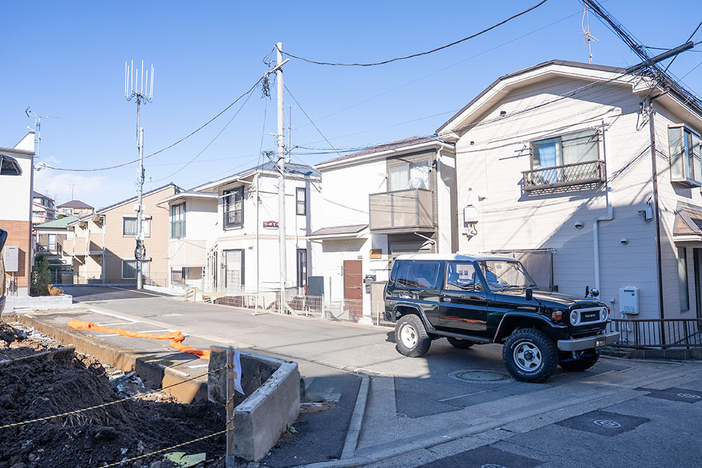 敷地へと繋がる接続道路