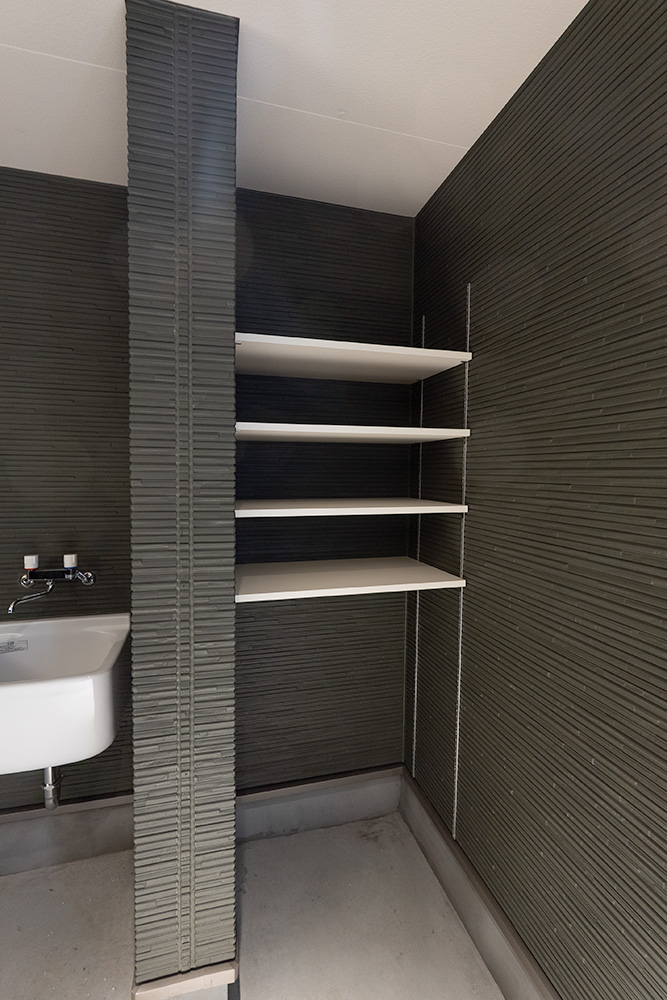 ガレージの収納棚