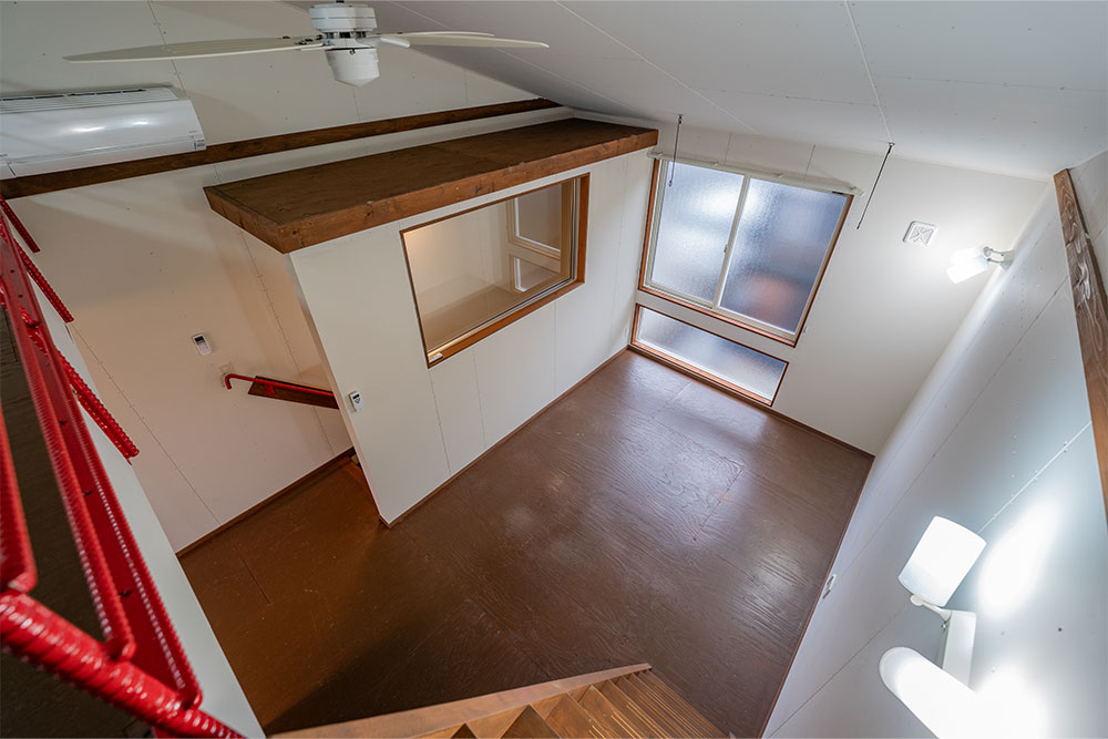 ロフトから見た居室