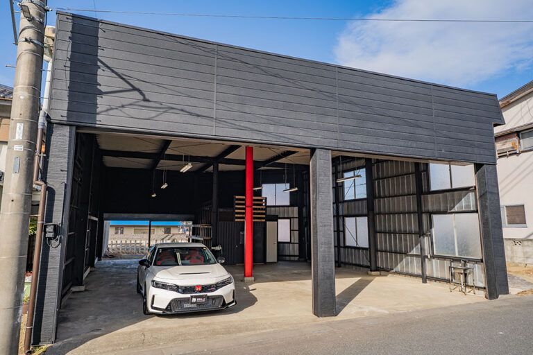 横幅10.0m＆天井高4.9mの大型貸しガレージ｜武蔵嵐山駅 徒歩7分