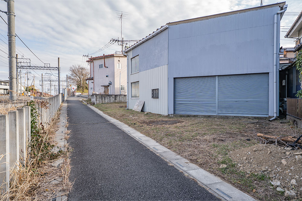 建物裏手の様子