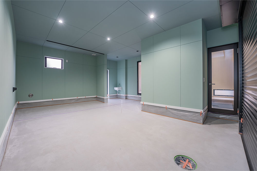 E-3のガレージ内観