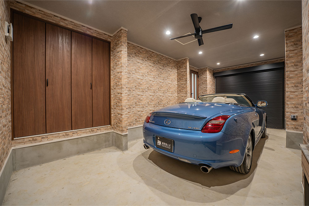 奥行7.03mで、バイクや趣味道具も置ける