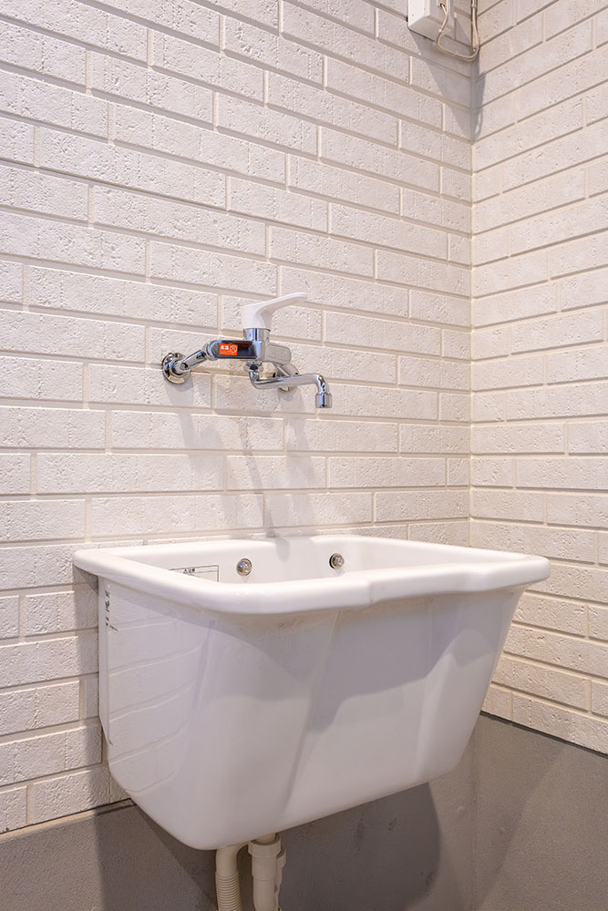 ガレージ内流し台