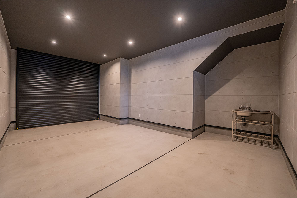 ガレージ内観