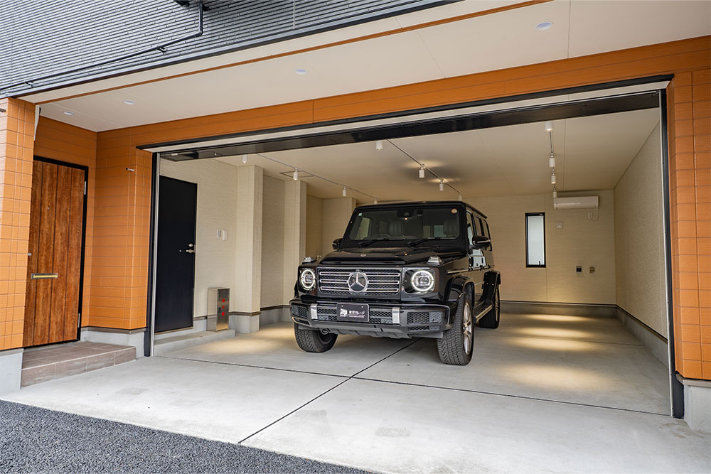 ガレージに駐車したGクラス