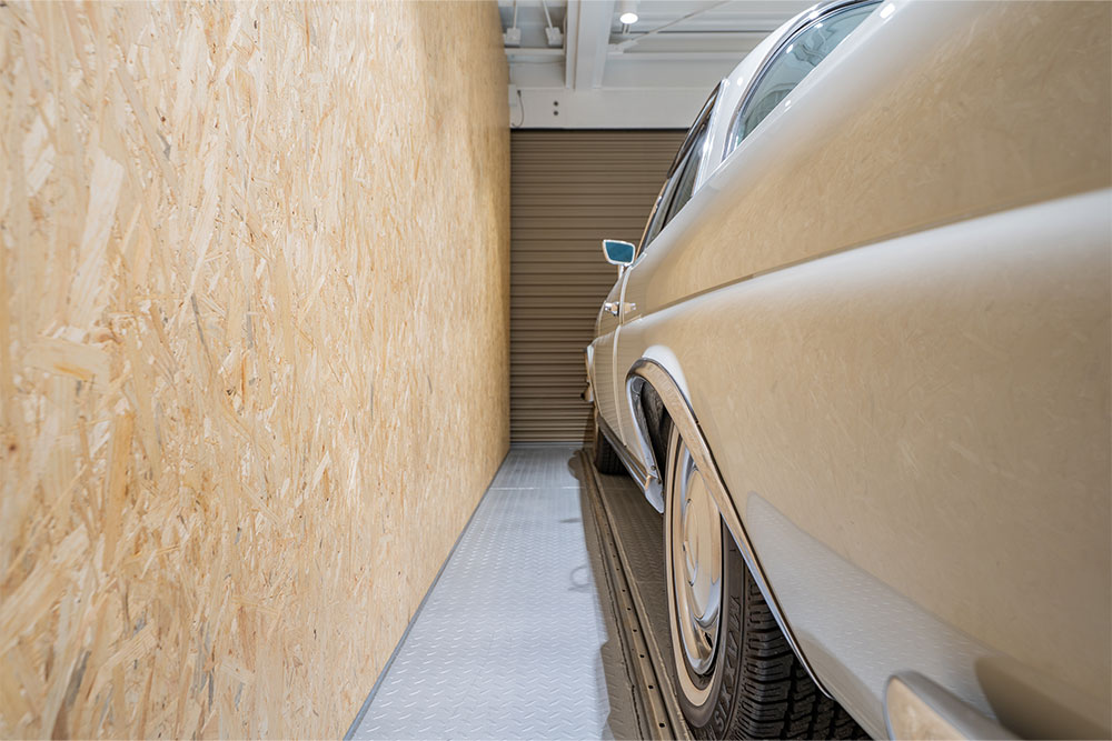 ガレージに駐車した280SE3.5Coupe