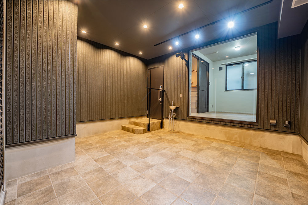 102号室のガレージ