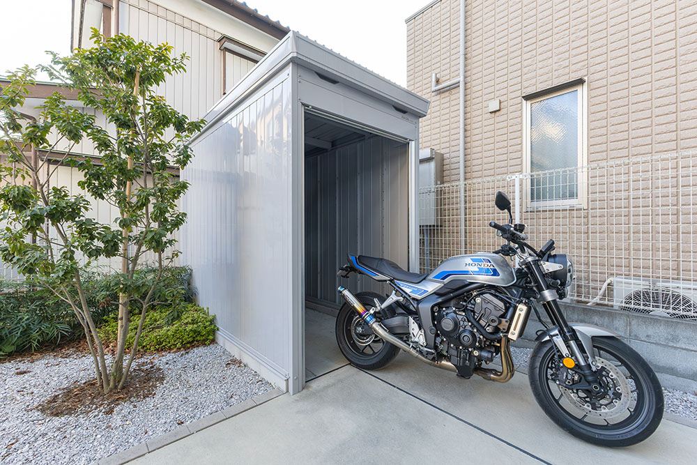 横幅1.25m×奥行2.83mで大型車も◎