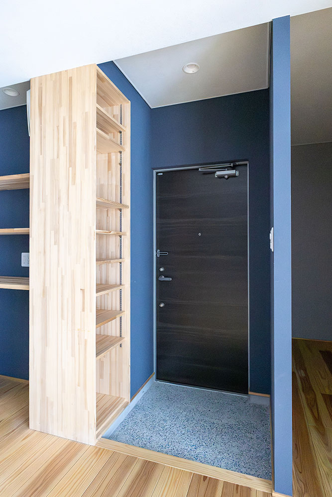 玄関とシューズボックス