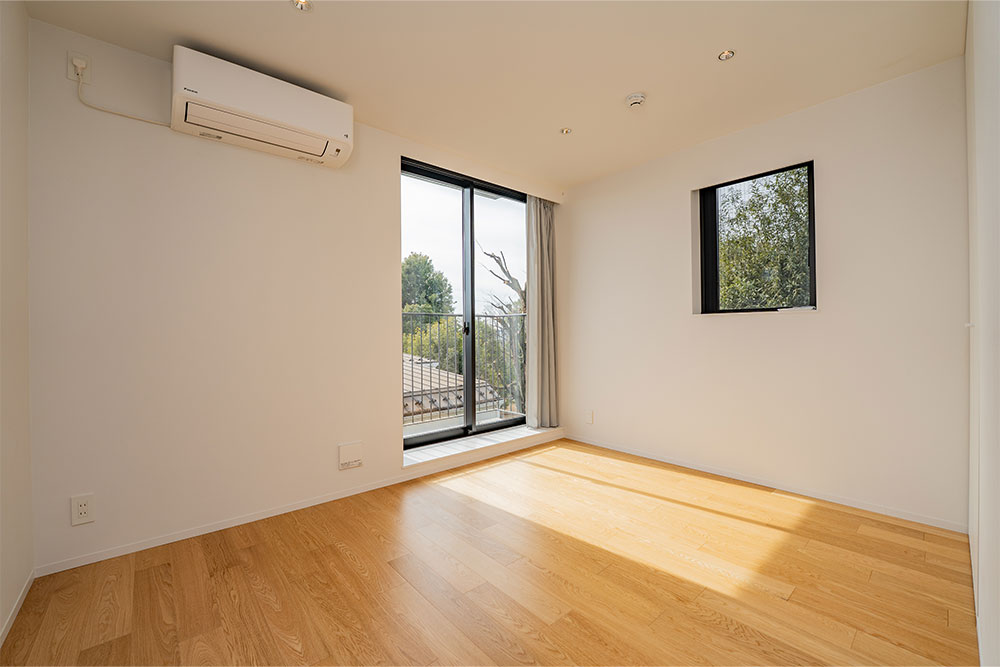 洋室（西側6.48帖）