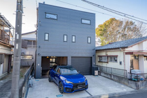 鉄骨造×螺旋階段、非日常を楽しむラギッドな空間｜つくばみらい市
