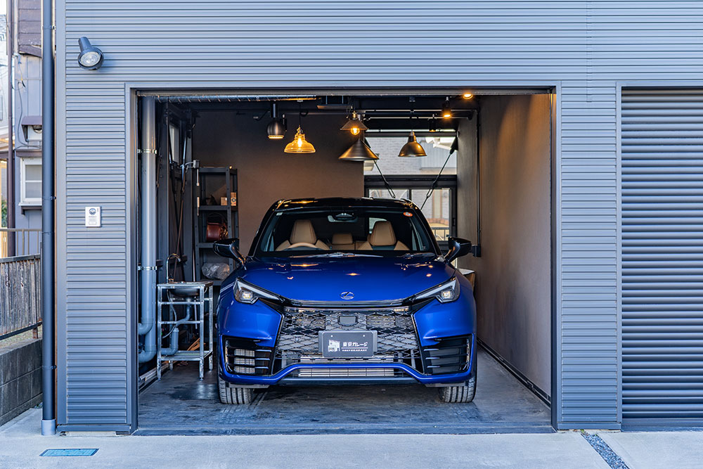 ガレージに駐車したLBX MORIZO RR