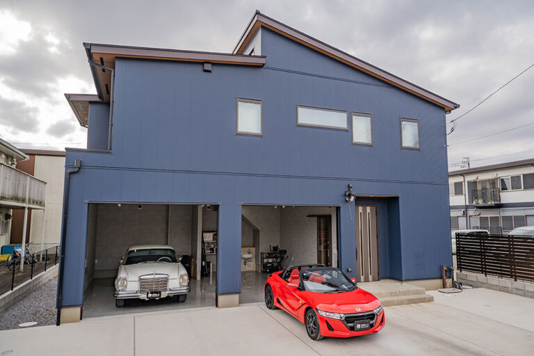 防水塗装＆フラット仕様の並列2台ガレージ＆屋外並列4台｜牛久市