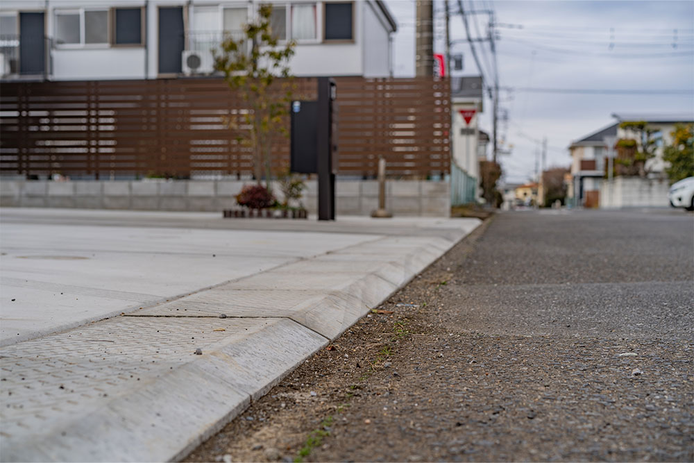 敷地入口の様子