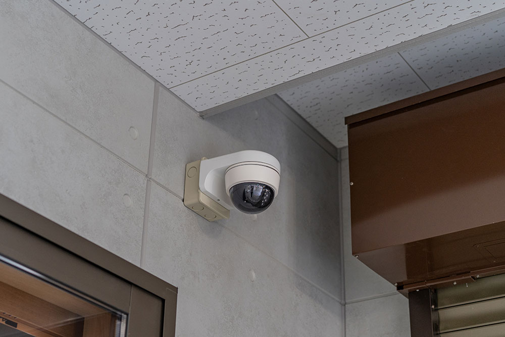 ガレージ内の防犯カメラ