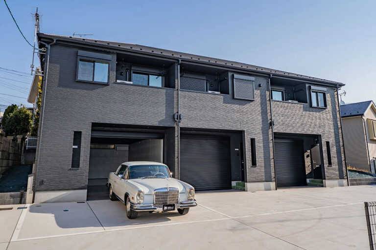 公園至近の高台立地、たっぷり収納な1SLDK+ガレージ｜横浜市神奈川区