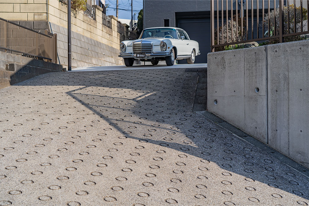 敷地入口の様子