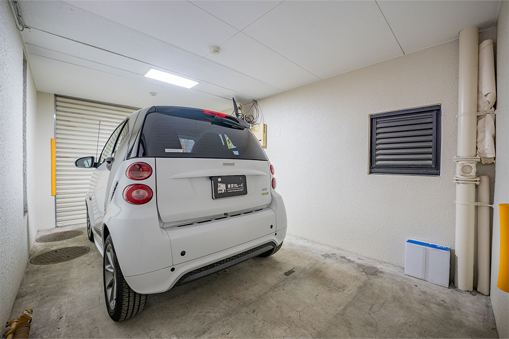 横幅2.80m×奥行4.78mで小〜中型車向け