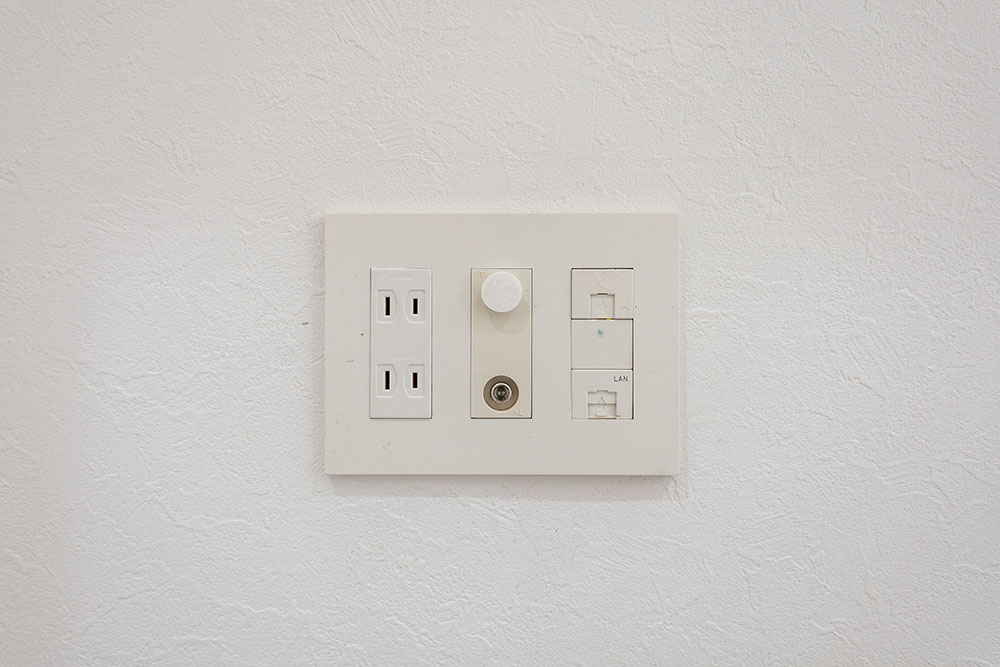 マルチメディアコンセント