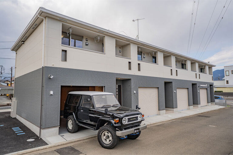 246号ロードサイド、趣味ギアを収めるガレージ倉庫｜渋沢駅 歩10分