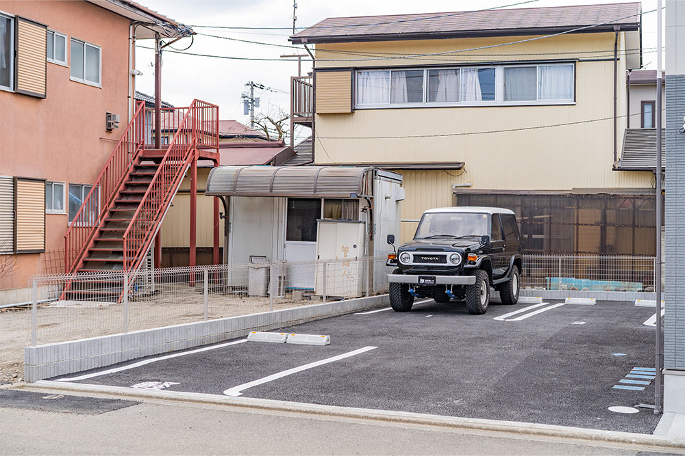 敷地内月極駐車場