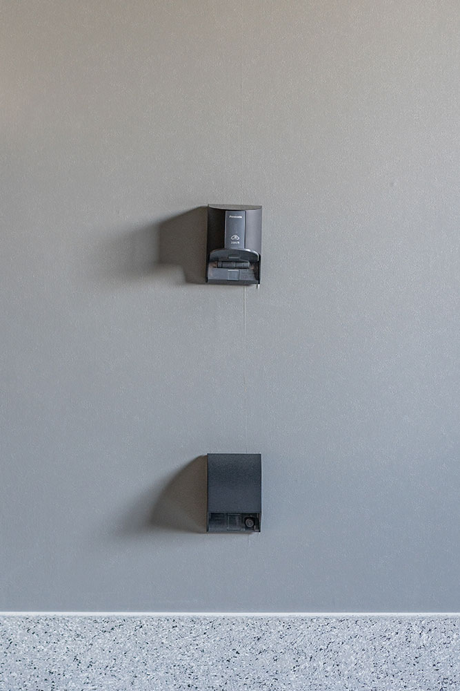 EV充電用200V電源と100Vコンセント