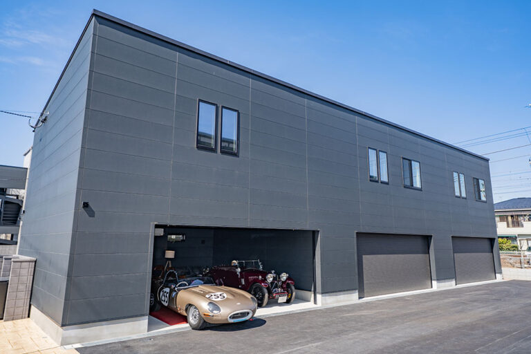 開口5.8m超、愛車のそばで寛ぐゆったり2台ガレージ｜花崎駅 徒歩2分