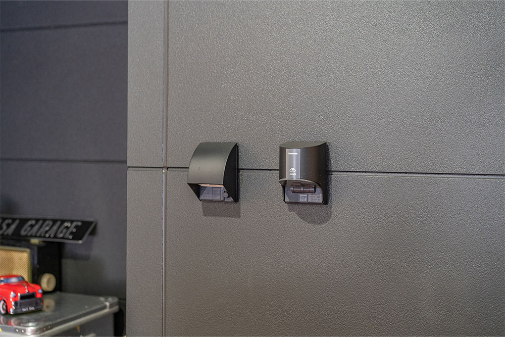 EV充電用200V電源と100Vコンセント