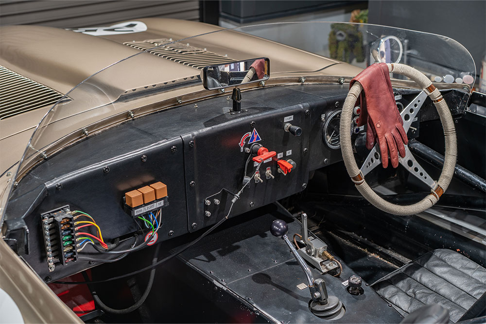 Jaguar E -Typeの運転席